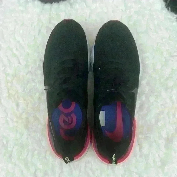 Nike Epic React Flyknit Running Shoes - Picture 4 of 10